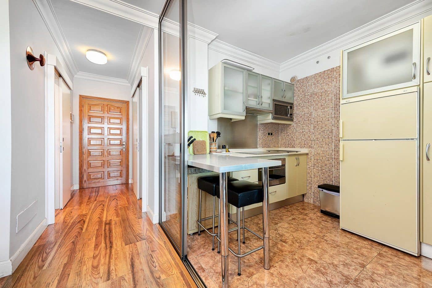 2 soveværelse Penthouse til leje i Santa Lucia de Tirajana med garage - € 950 (Ref: 9624096)