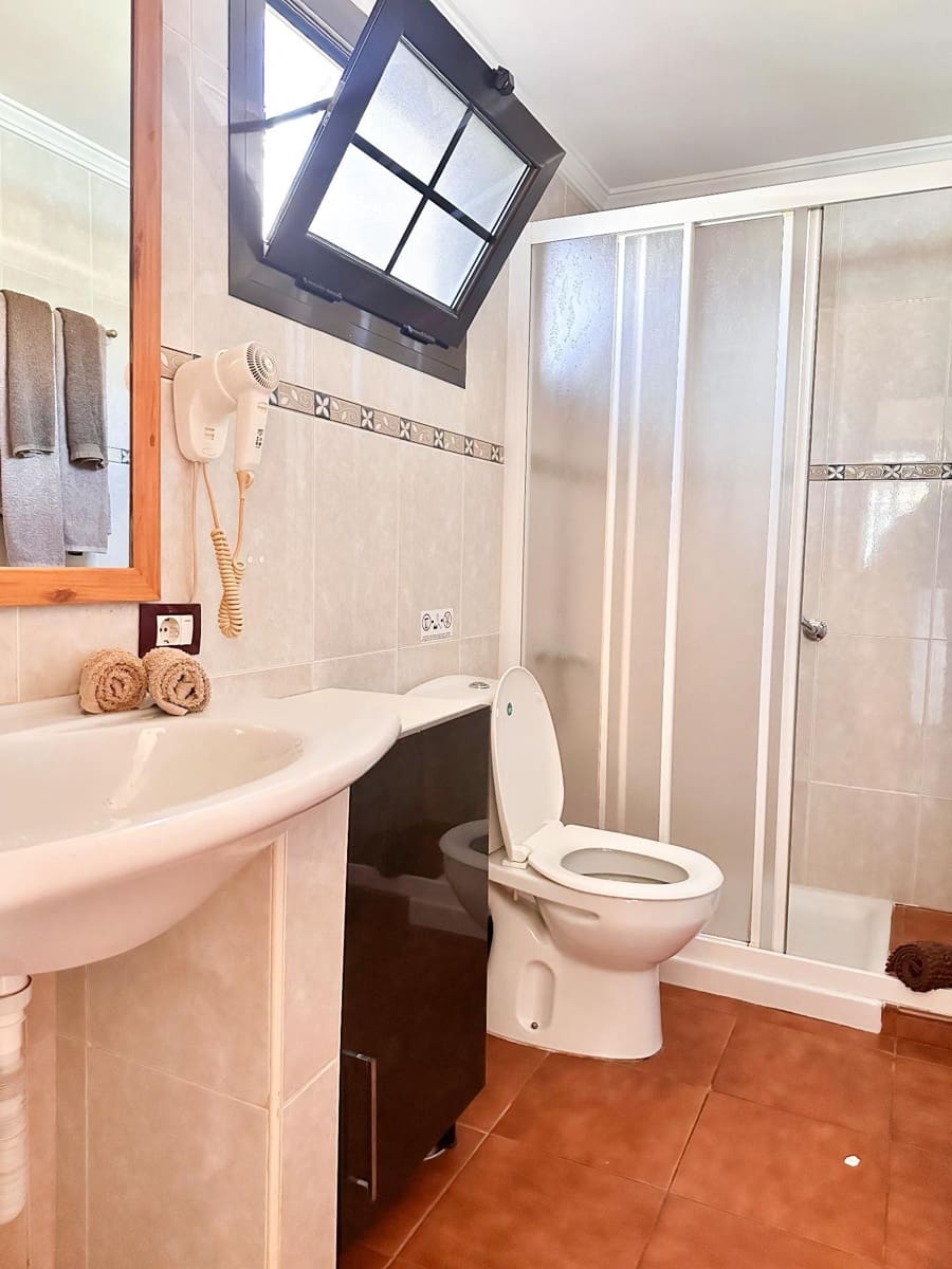 1 bedroom Bungalow for sale in San Bartolome de Tirajana with pool - € 360,000 (Ref: 9662199)