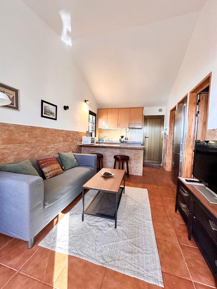 1 bedroom Bungalow for sale in San Bartolome de Tirajana with pool - € 360,000 (Ref: 9662199)