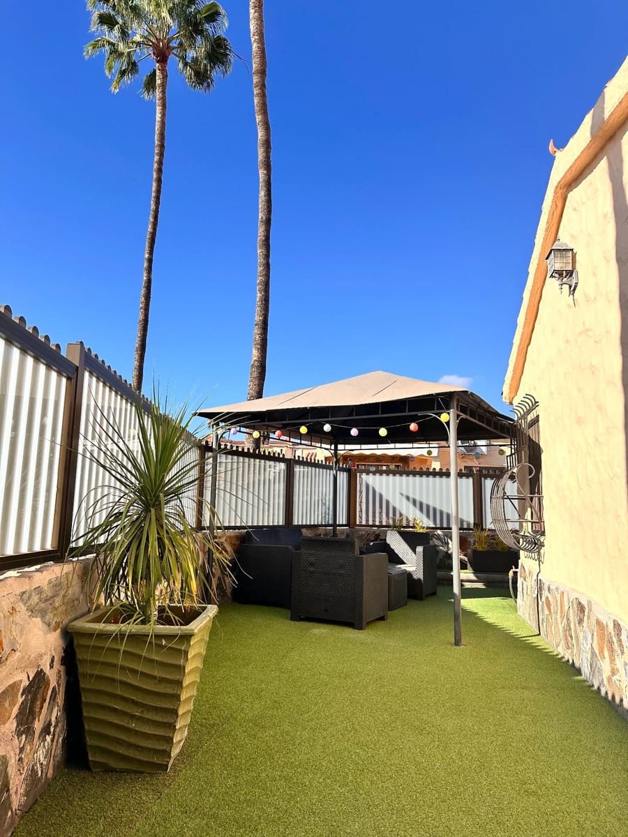 1 bedroom Bungalow for sale in San Bartolome de Tirajana with pool - € 360,000 (Ref: 9662199)