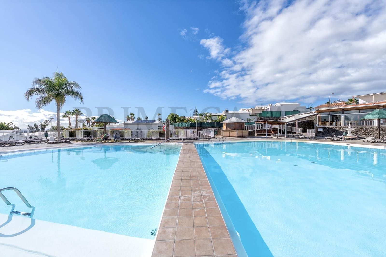 1 Zimmer Apartment zu verkaufen in San Bartolome de Tirajana mit Pool Garage - 240.000 € (Ref: 9689952)