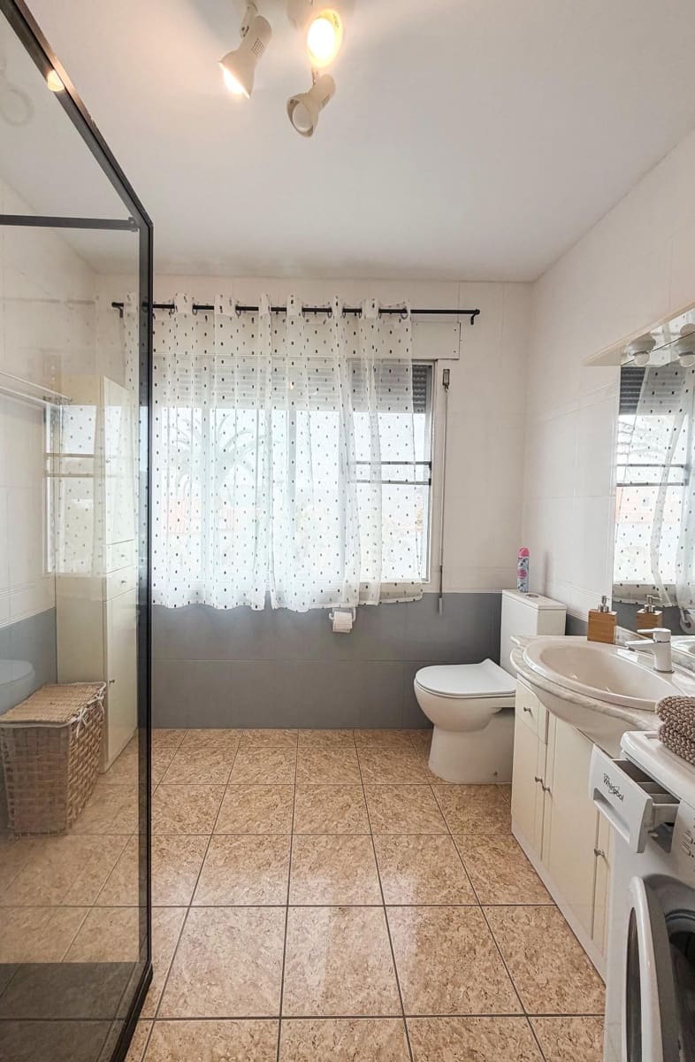 Appartement de 2 chambres à louer à San Bartolome de Tirajana avec piscine - 1 250 € (Ref: 9694626)