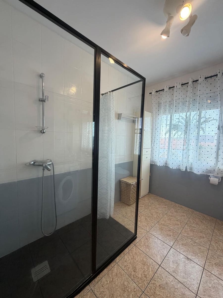 Appartement de 2 chambres à louer à San Bartolome de Tirajana avec piscine - 1 250 € (Ref: 9694626)