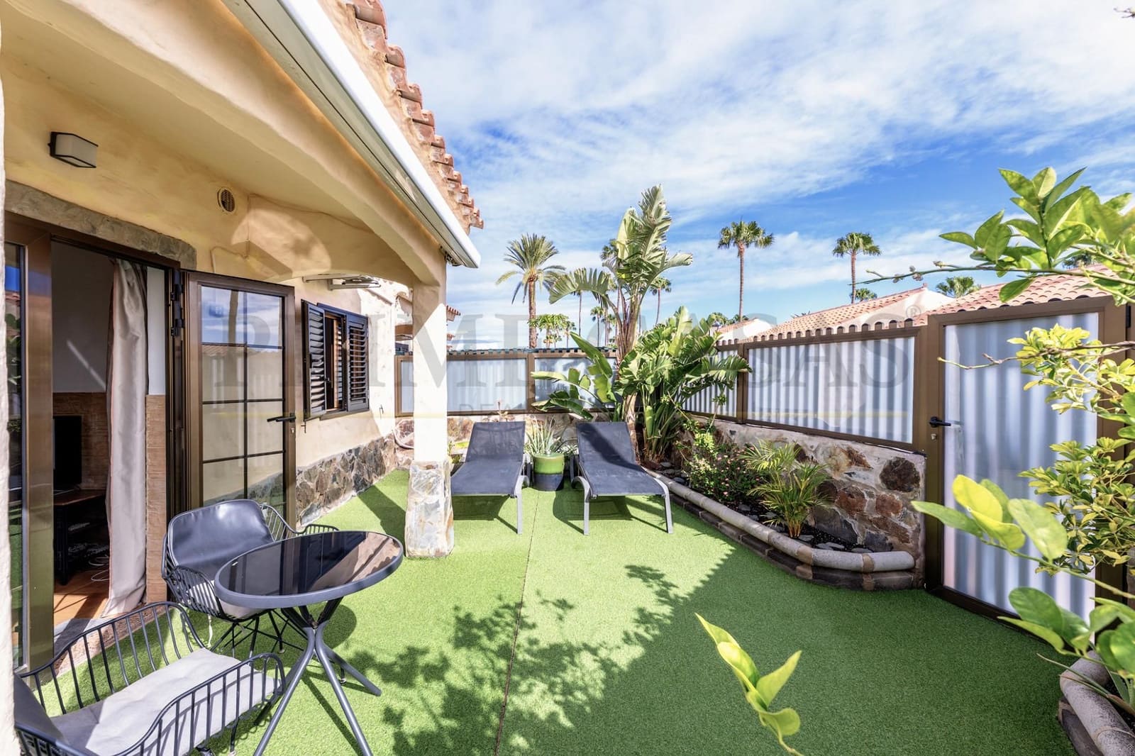 1 bedroom Beach Apartment for sale in San Bartolome de Tirajana with pool - € 360,000 (Ref: 9723892)