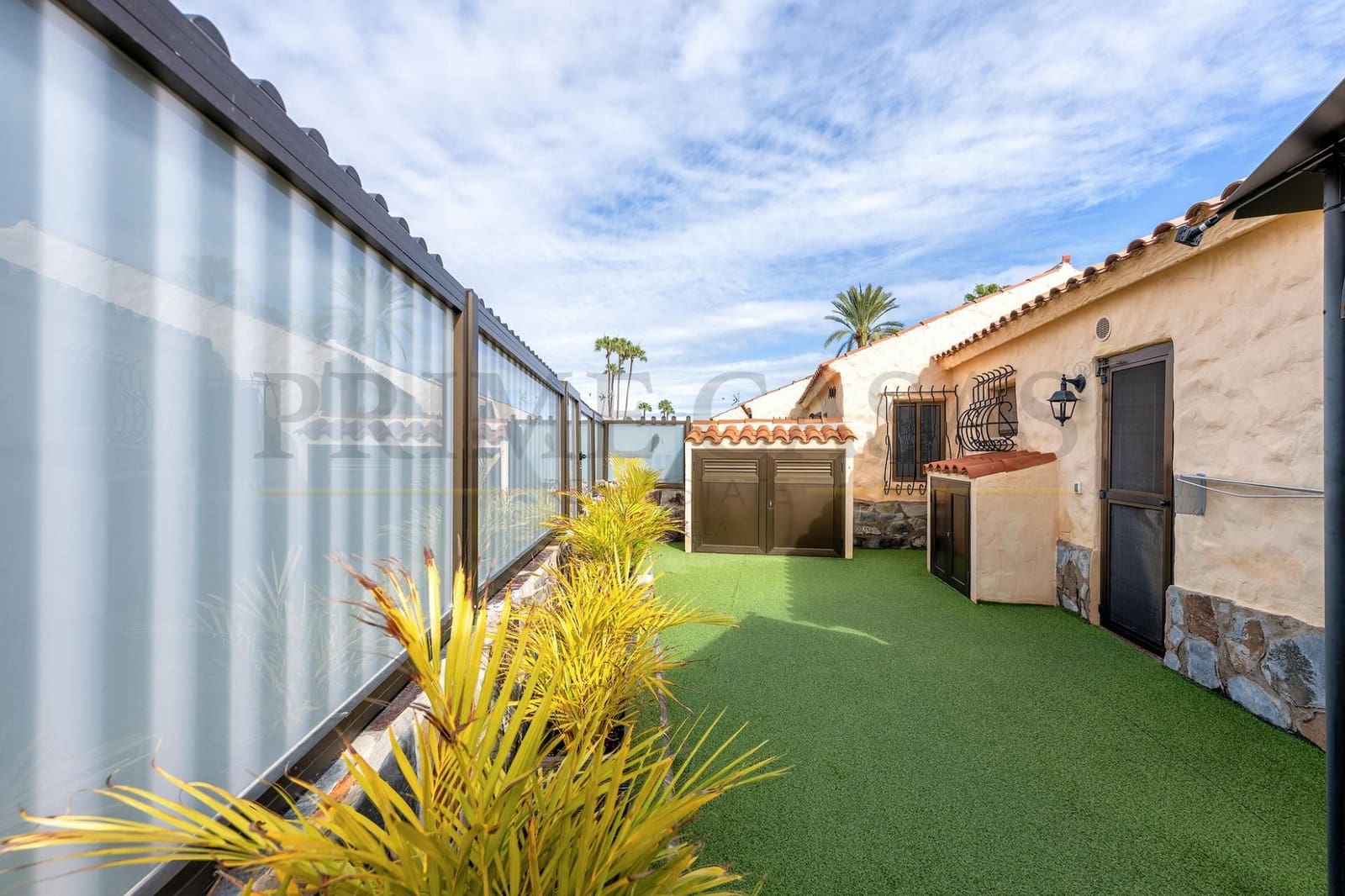 1 bedroom Beach Apartment for sale in San Bartolome de Tirajana with pool - € 360,000 (Ref: 9723892)