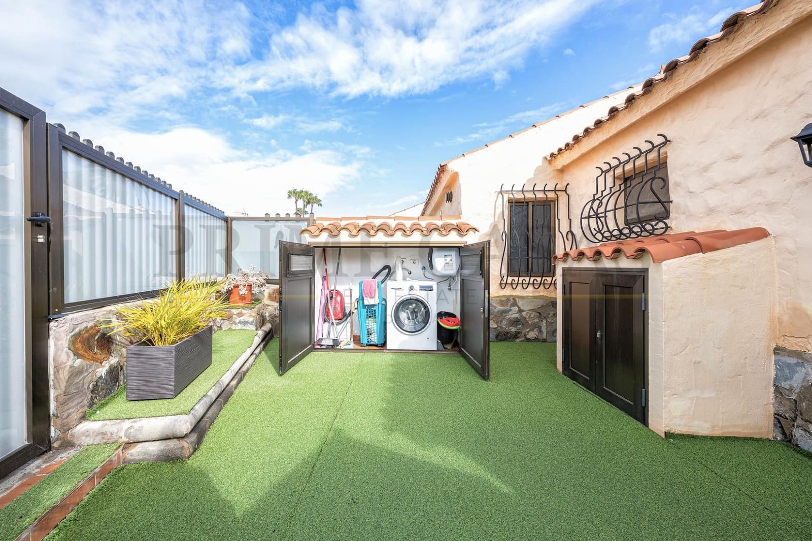 1 bedroom Beach Apartment for sale in San Bartolome de Tirajana with pool - € 360,000 (Ref: 9723892)