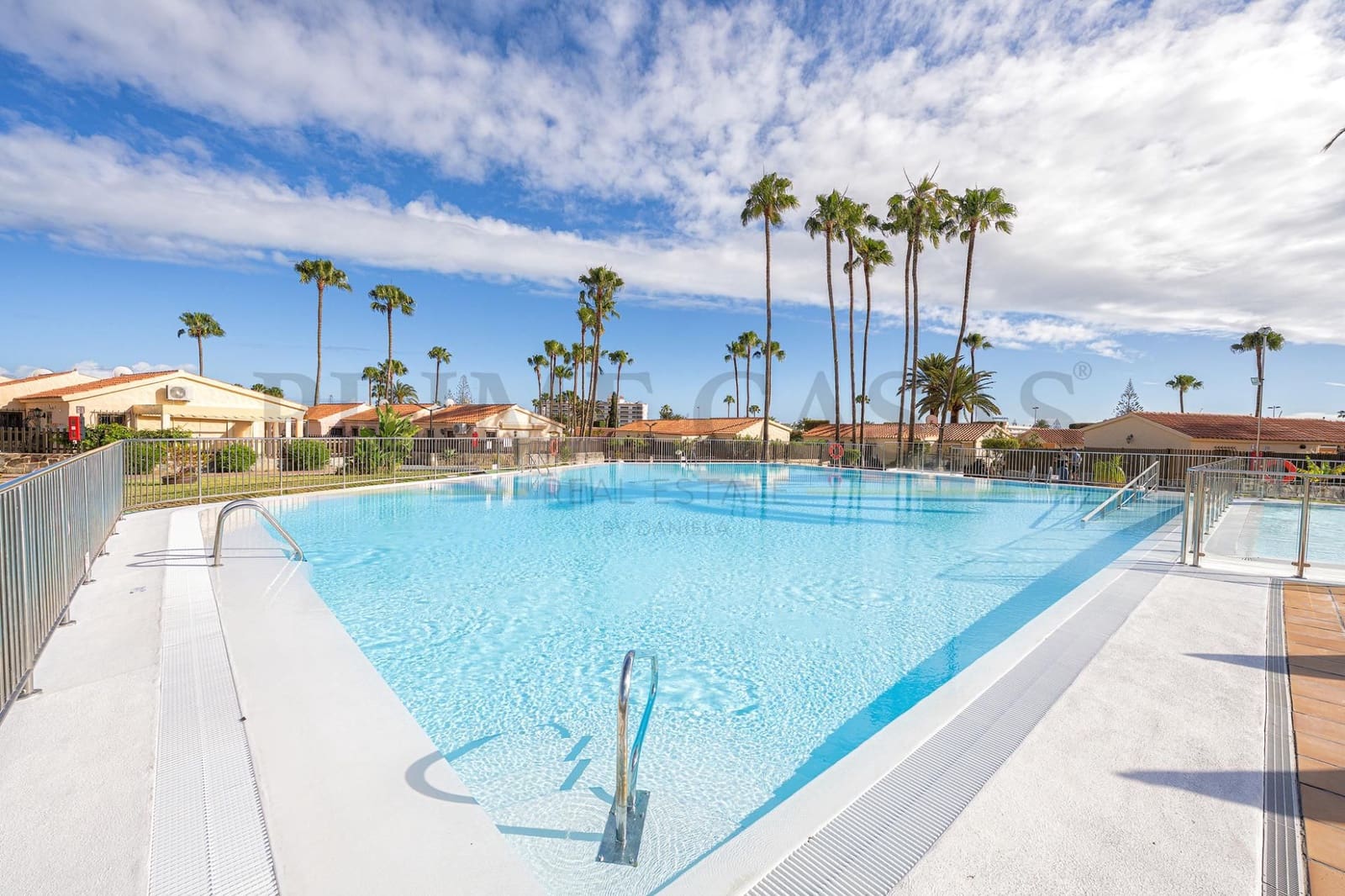 1 bedroom Beach Apartment for sale in San Bartolome de Tirajana with pool - € 360,000 (Ref: 9723892)