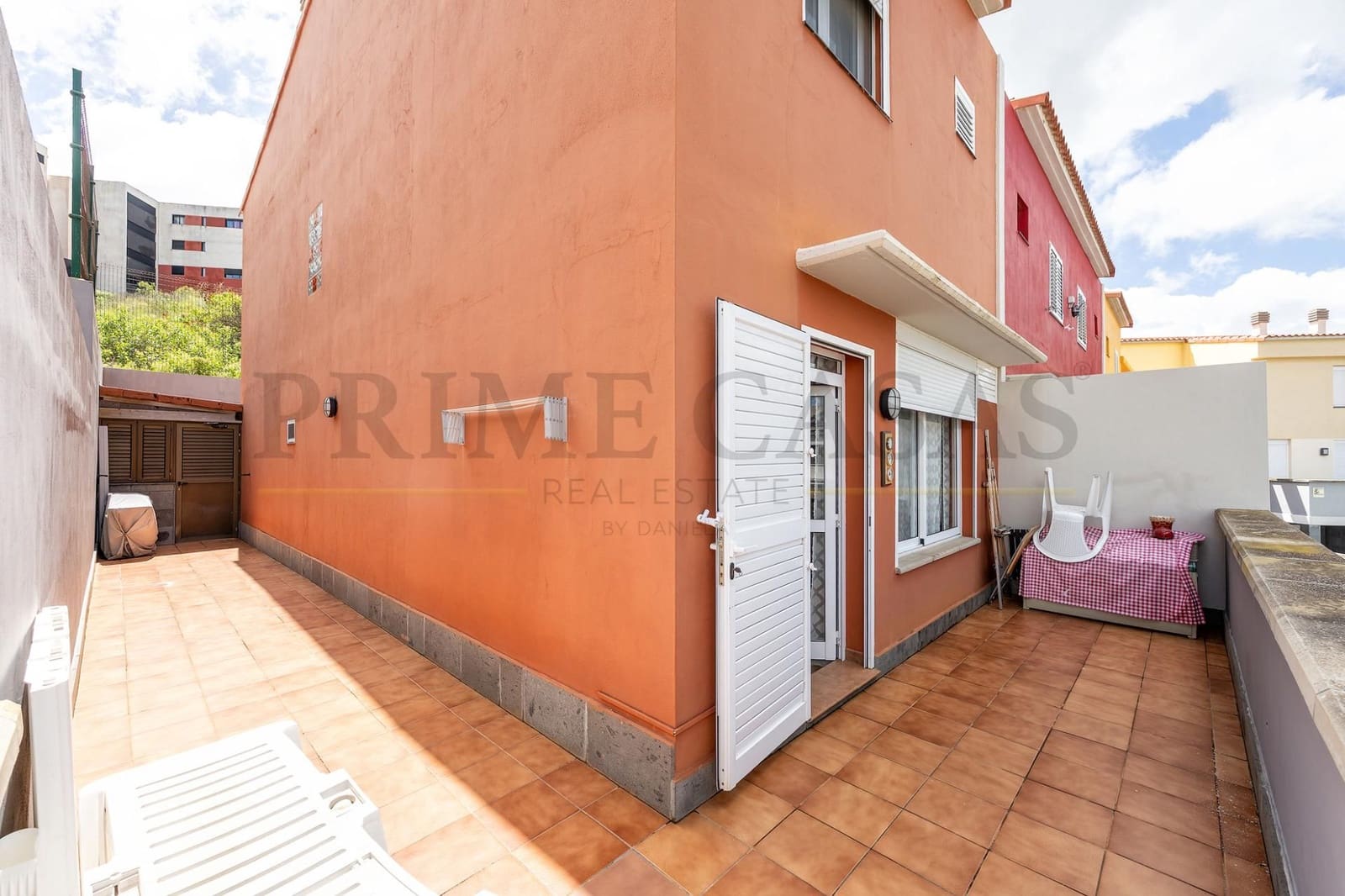 3 bedroom Villa for sale in Las Palmas de Gran Canaria with garage - € 330,000 (Ref: 9731695)