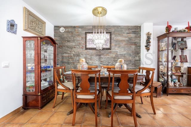 3 bedroom Villa for sale in Tamaraceite, Las Palmas de Gran Canaria with garage - € 330,000 (Ref: 9731695)