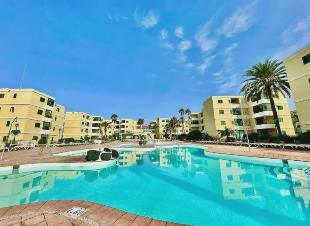 2 bedroom Apartment for rent in San Bartolome de Tirajana with pool - € 1,150 (Ref: 9757821)