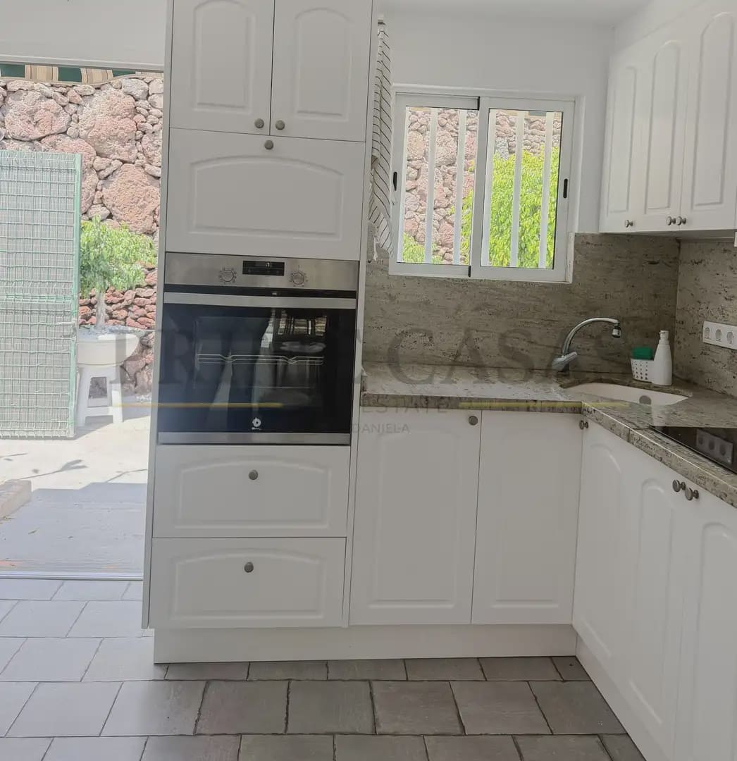1 bedroom Bungalow for rent in San Bartolome de Tirajana with pool - € 1,000 (Ref: 9819789)