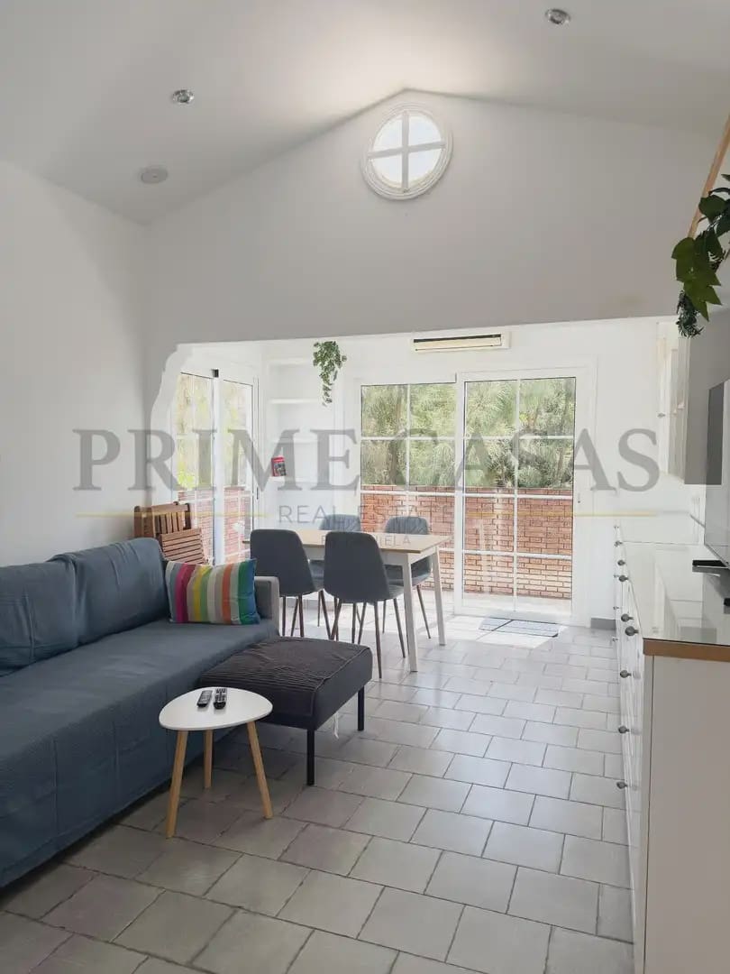 1 bedroom Bungalow for rent in San Bartolome de Tirajana with pool - € 1,000 (Ref: 9819789)