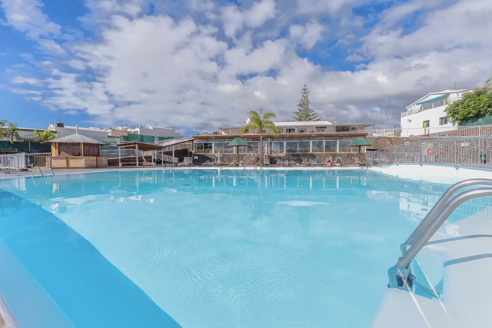 1 bedroom Bungalow for rent in San Bartolome de Tirajana with pool - € 1,000 (Ref: 9819789)