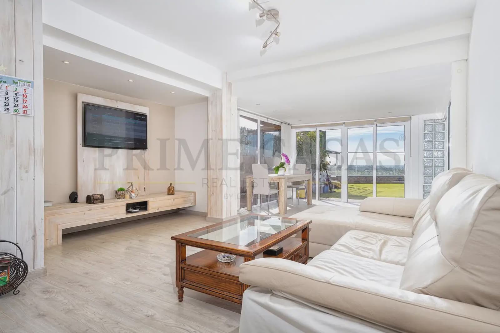 Bungalow for sale in San Bartolome de Tirajana with pool - € 560,000 (Ref: 9824584)
