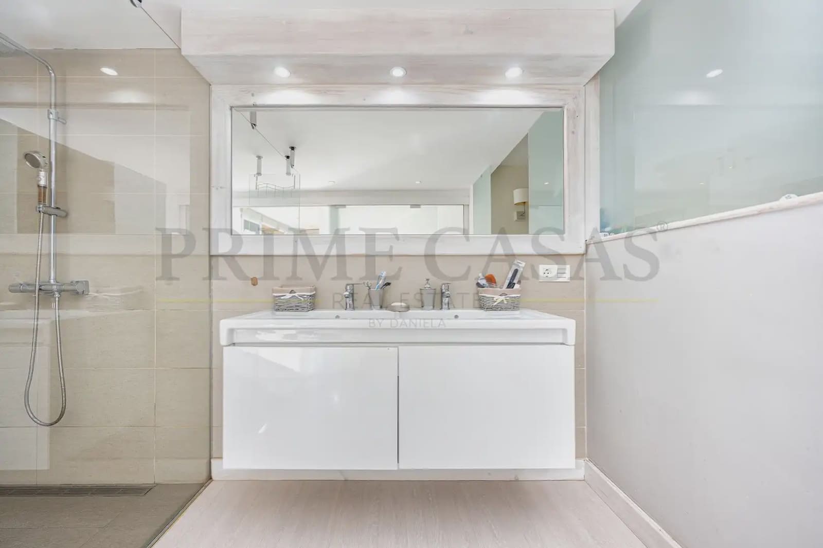 Bungalow for sale in San Bartolome de Tirajana with pool - € 560,000 (Ref: 9824584)