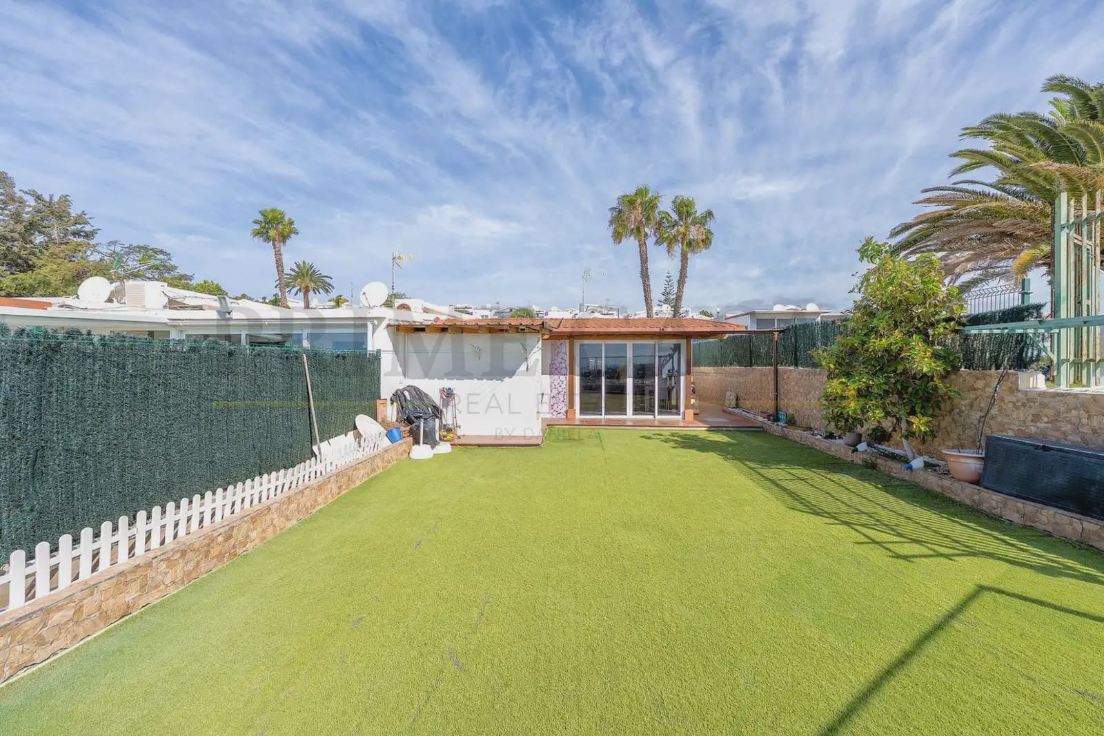 Bungalow for sale in San Bartolome de Tirajana with pool - € 560,000 (Ref: 9824584)