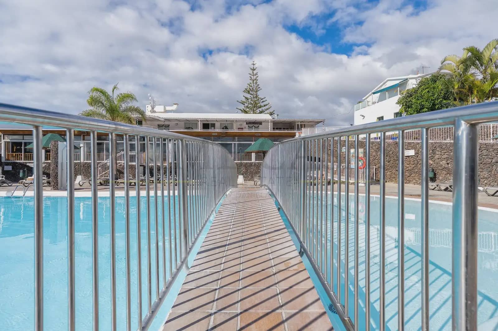 Bungalow for sale in San Bartolome de Tirajana with pool - € 560,000 (Ref: 9824584)