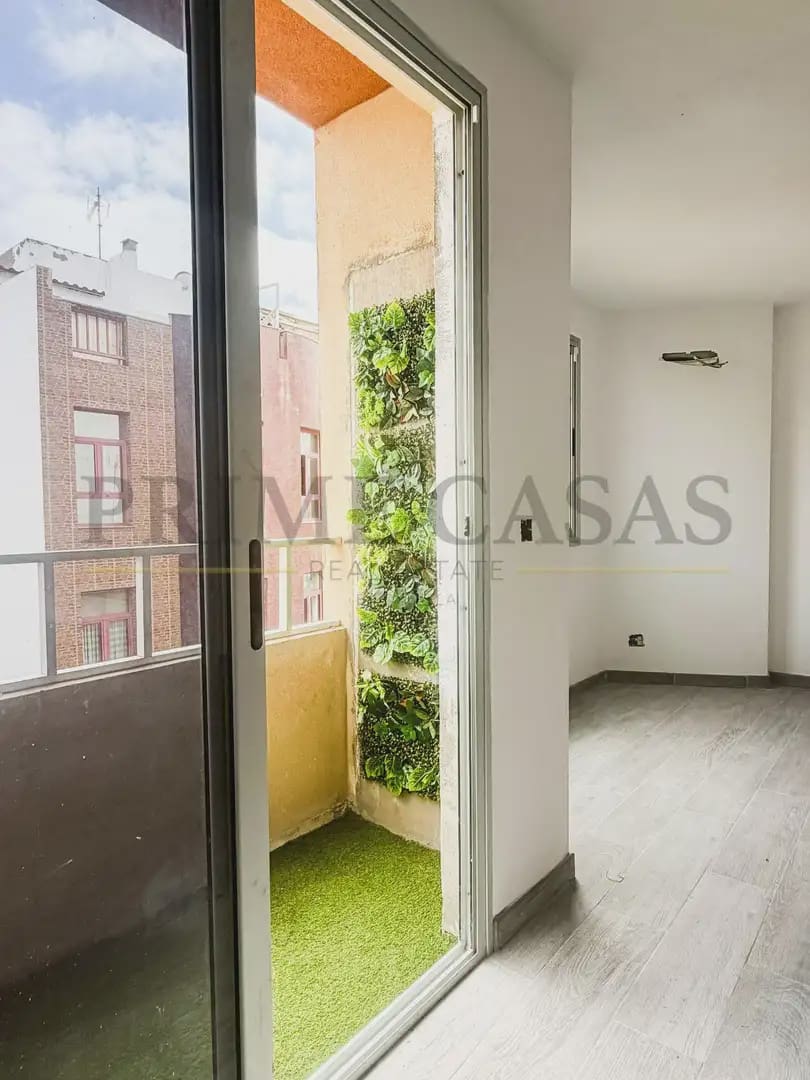 2 soveværelse Penthouse til salg i Las Palmas de Gran Canaria - € 312.000 (Ref: 9863577)
