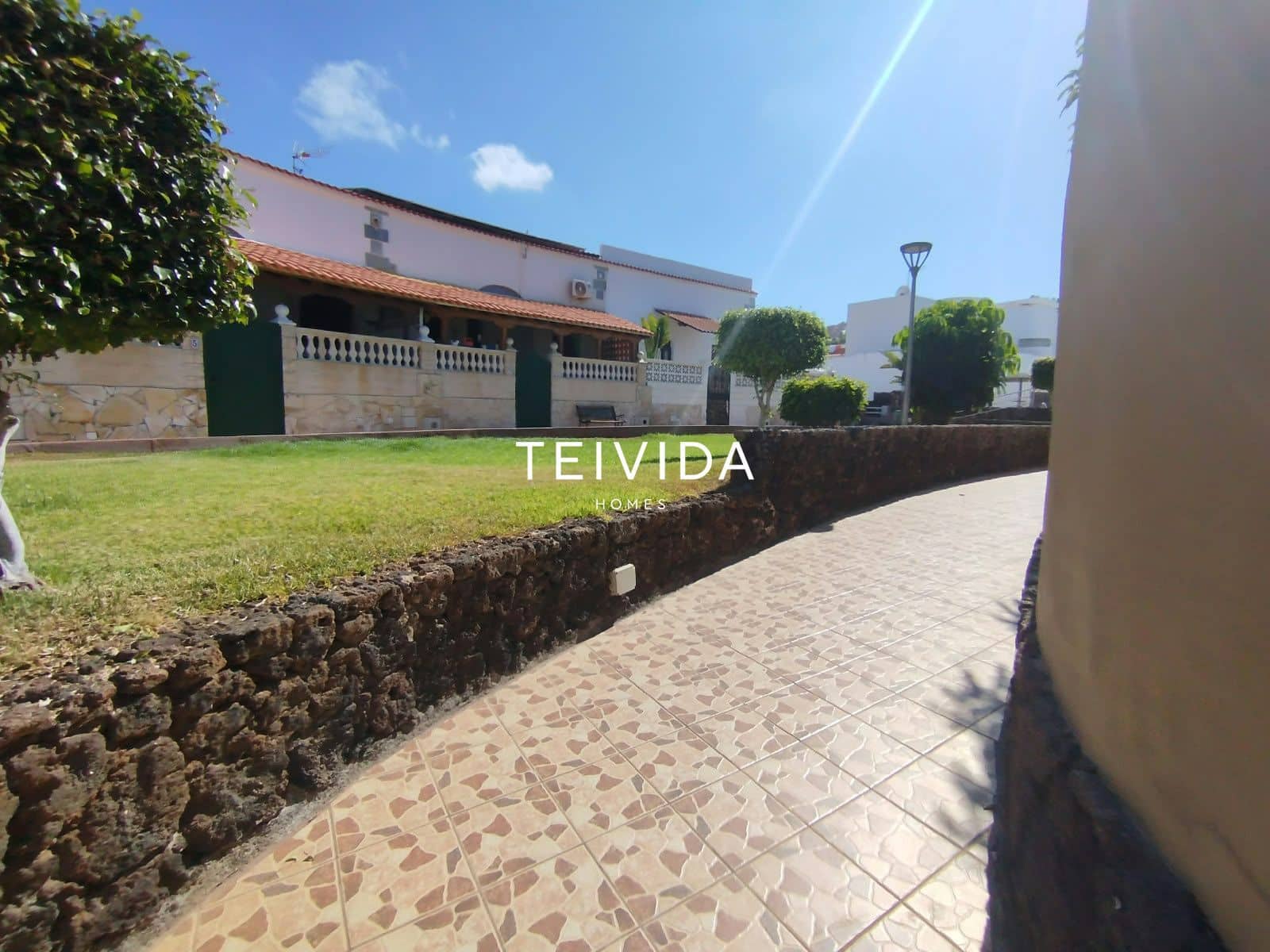 3 bedroom Townhouse for sale in San Eugenio with pool - € 779,000 (Ref: 10033160)
