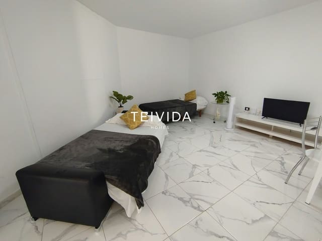 3 makuuhuone Omakotitalo myytävänä paikassa San Eugenio, Adeje mukana uima-altaan - 779 000 € (Ref: 10033160)