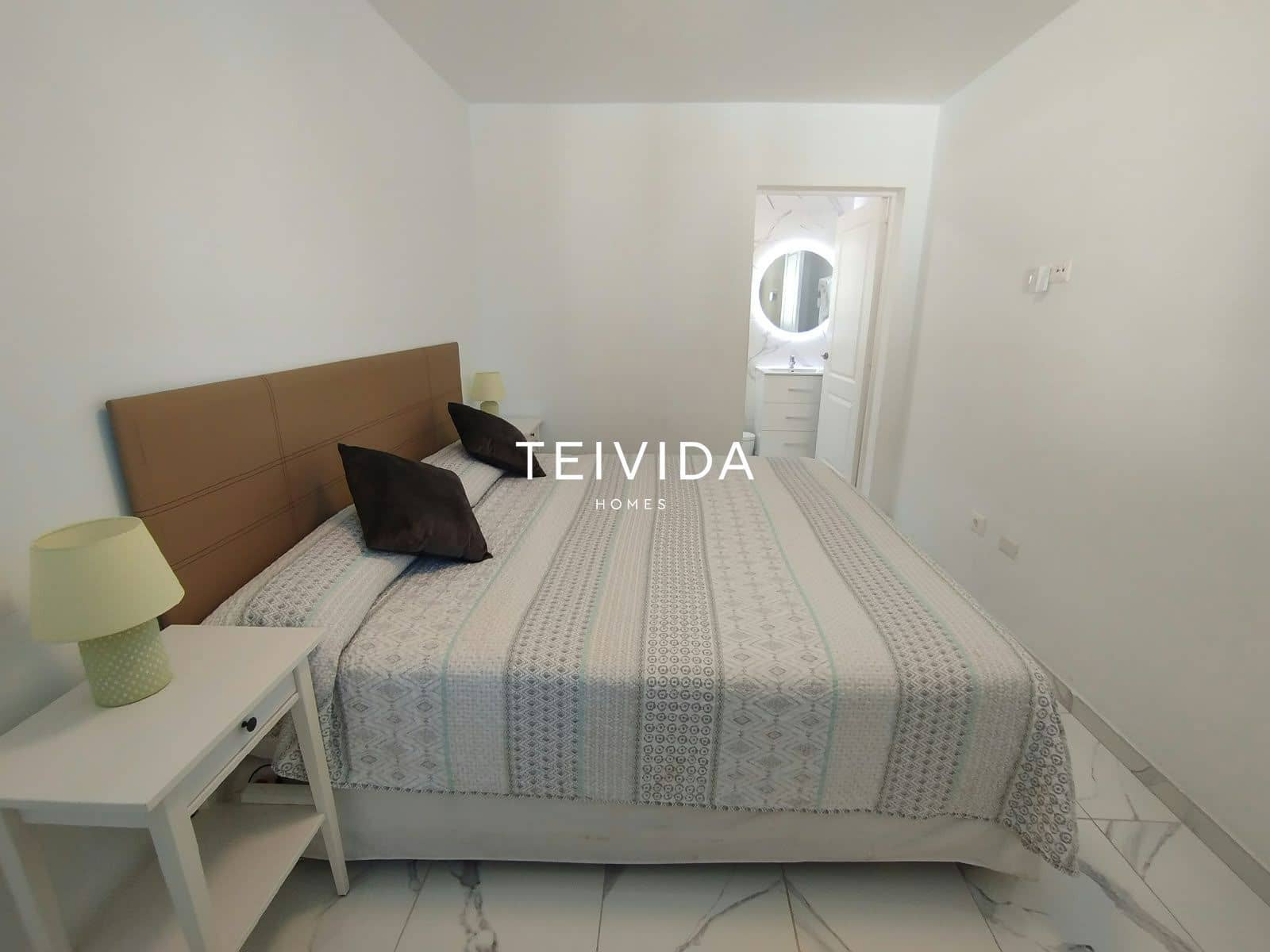 3 bedroom Townhouse for sale in San Eugenio with pool - € 779,000 (Ref: 10033160)