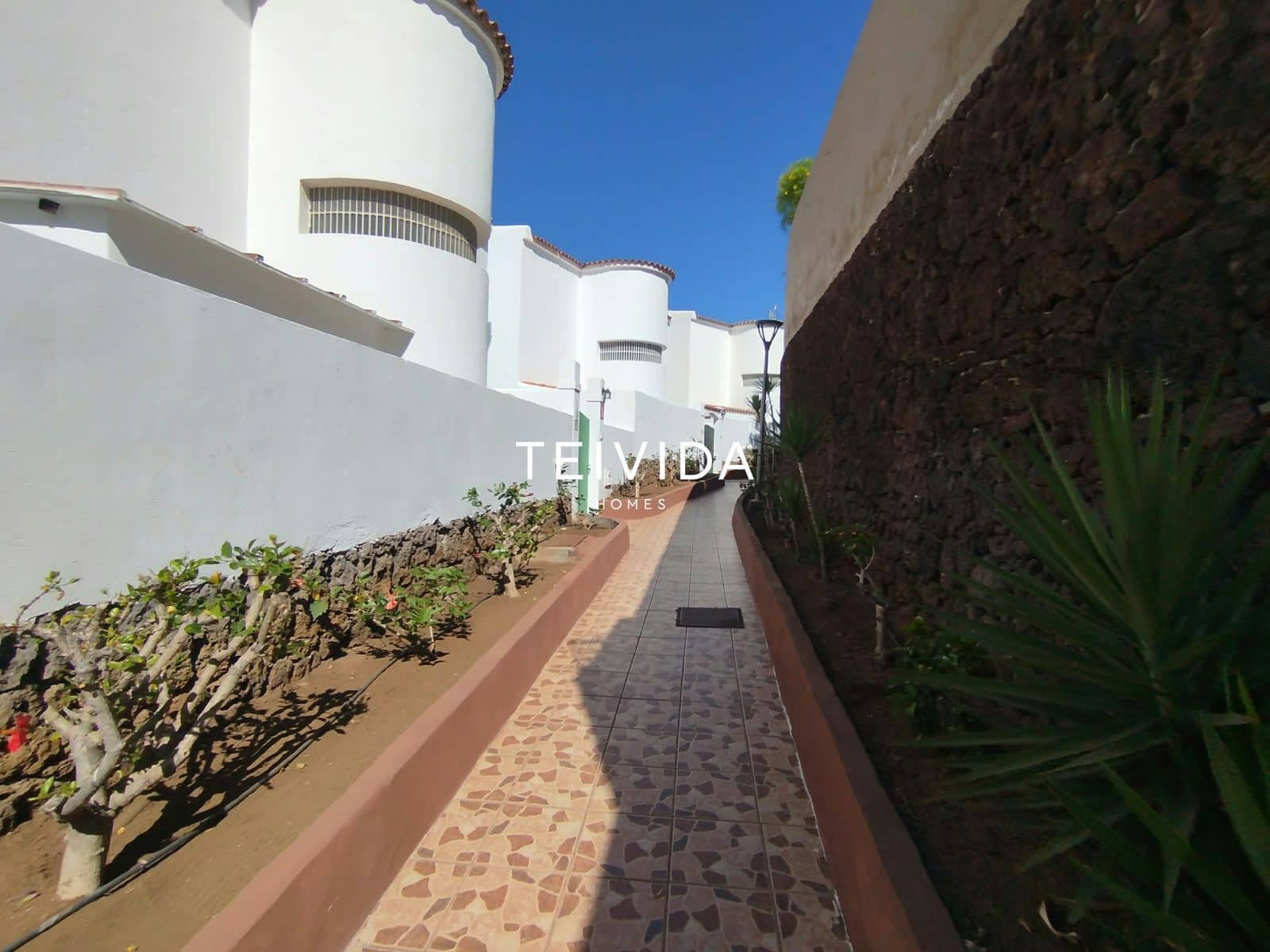 3 bedroom Townhouse for sale in San Eugenio with pool - € 779,000 (Ref: 10033160)