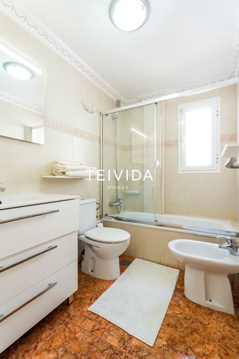 4 bedroom Townhouse for sale in Playa Fanabe with garage - € 980,000 (Ref: 10033248)
