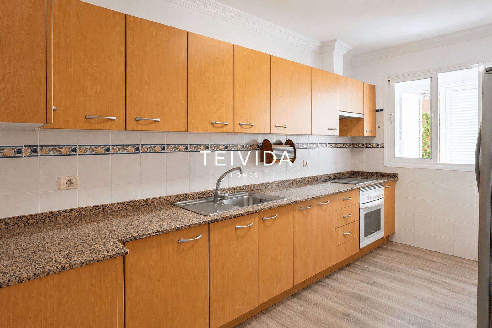 4 bedroom Townhouse for sale in Playa Fanabe with garage - € 980,000 (Ref: 10033248)