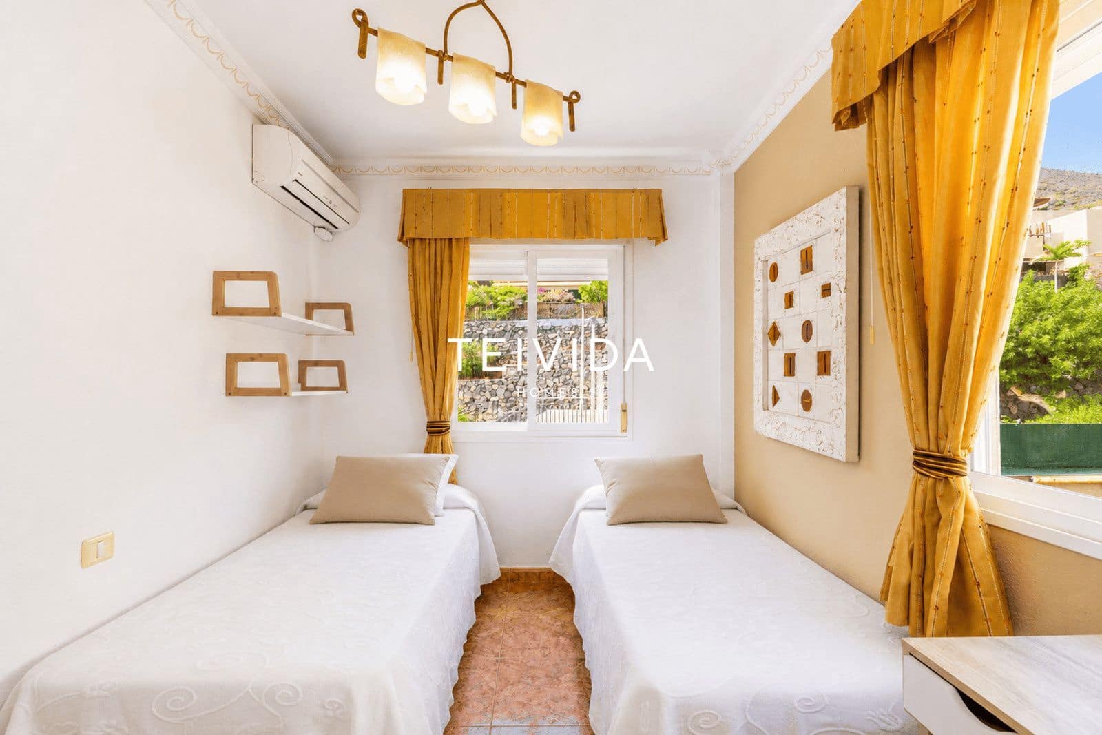 4 bedroom Townhouse for sale in Playa Fanabe with garage - € 980,000 (Ref: 10033248)