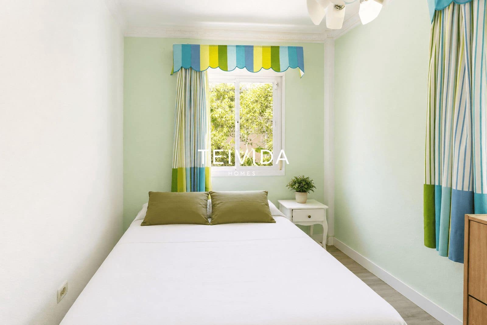 4 bedroom Townhouse for sale in Playa Fanabe with garage - € 980,000 (Ref: 10033248)