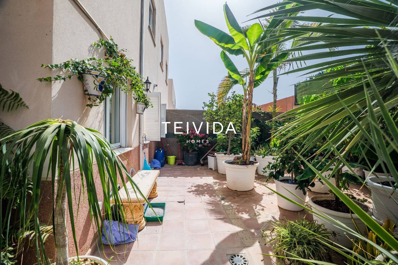 4 bedroom Townhouse for sale in Playa Fanabe with garage - € 980,000 (Ref: 10033248)