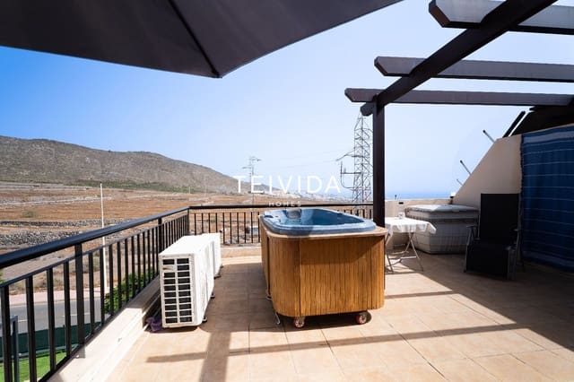 4 bedroom Townhouse for sale in Playa Fañabe, Adeje with garage - € 980,000 (Ref: 10033248)