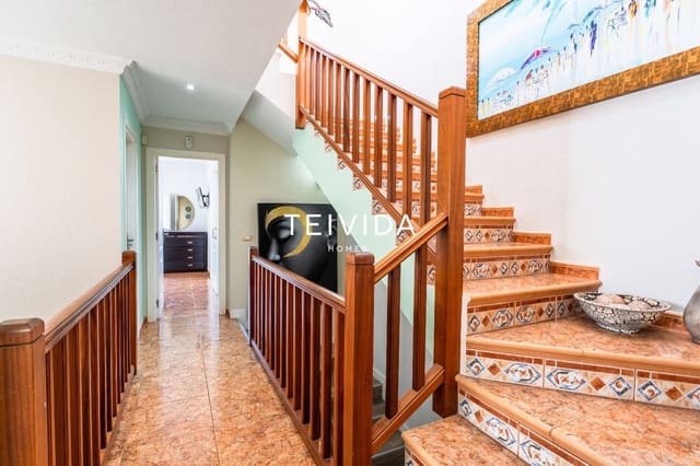 4 bedroom Townhouse for sale in Playa Fañabe, Adeje with garage - € 980,000 (Ref: 10033248)