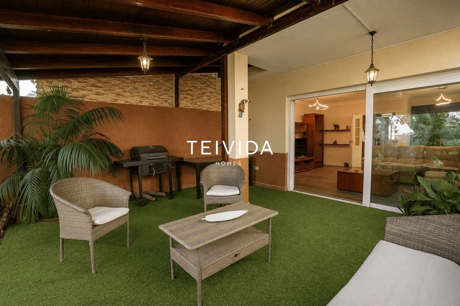 4 bedroom Townhouse for sale in Playa Fanabe with garage - € 980,000 (Ref: 10033248)