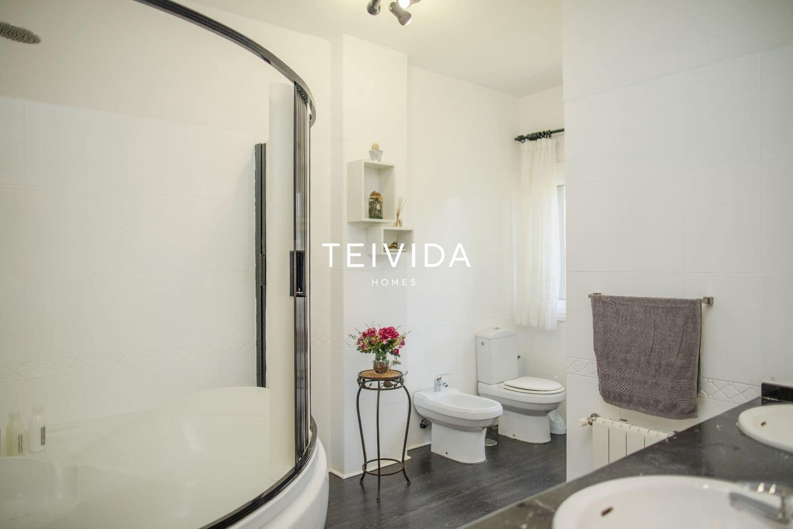 4 chambre Villa/Maison à vendre à La Esperanza avec piscine - 700 000 € (Ref: 10034477)
