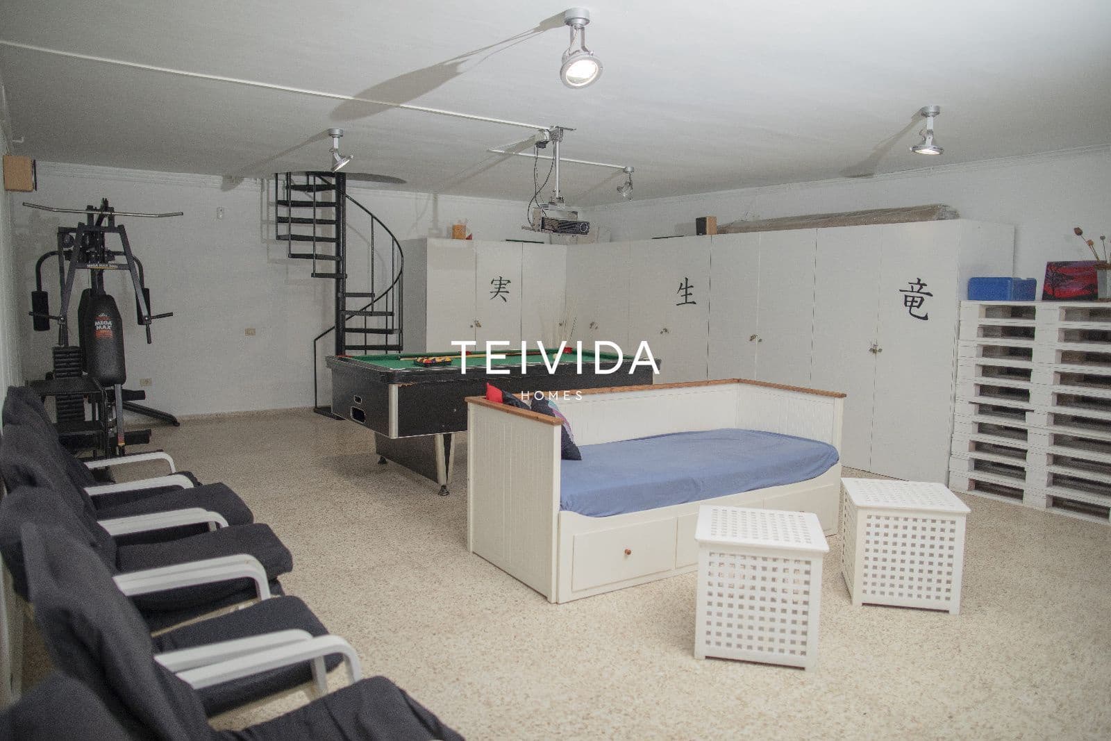 4 chambre Villa/Maison à vendre à La Esperanza avec piscine - 700 000 € (Ref: 10034477)