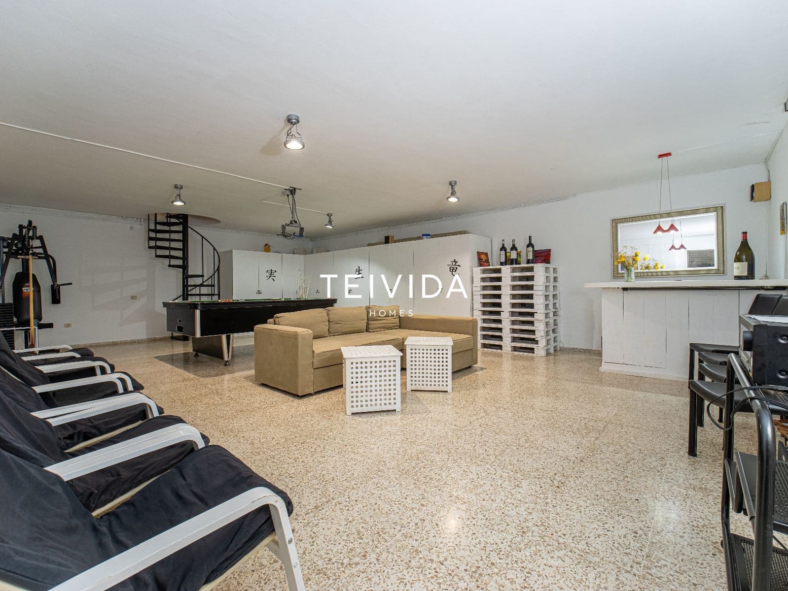 4 chambre Villa/Maison à vendre à La Esperanza avec piscine - 700 000 € (Ref: 10034477)
