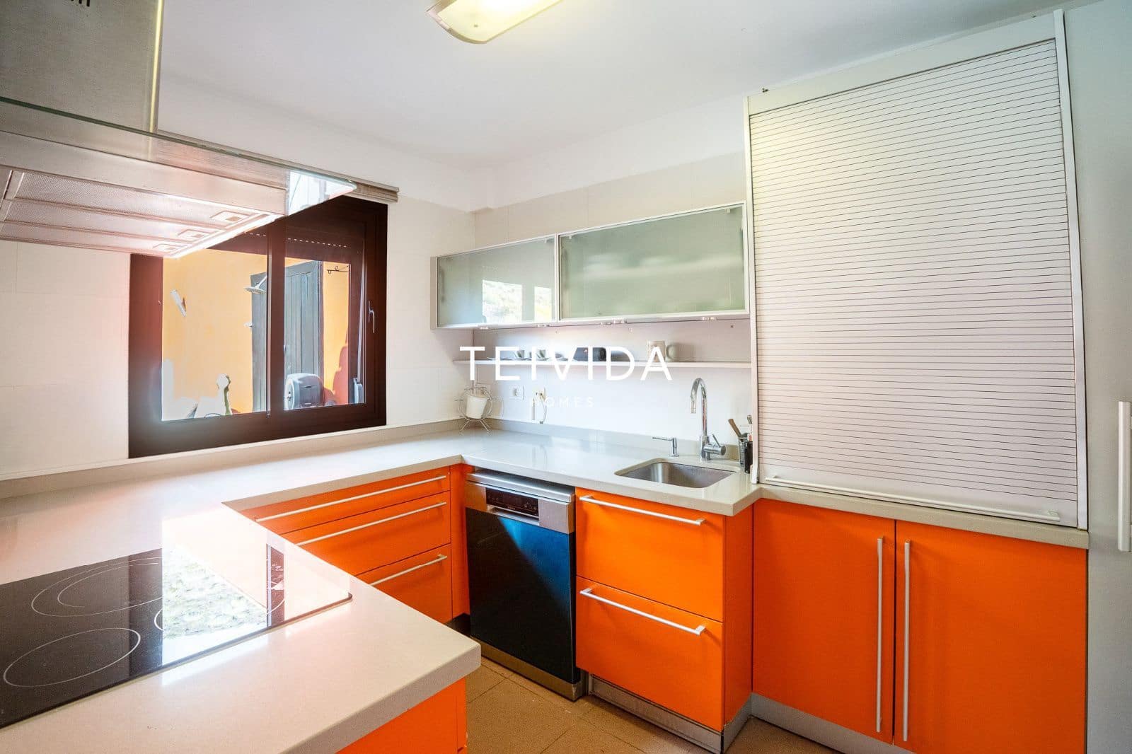 1 sovrum Lägenhet att hyra i El Madronal med pool garage - 2 000 € (Ref: 10042210)