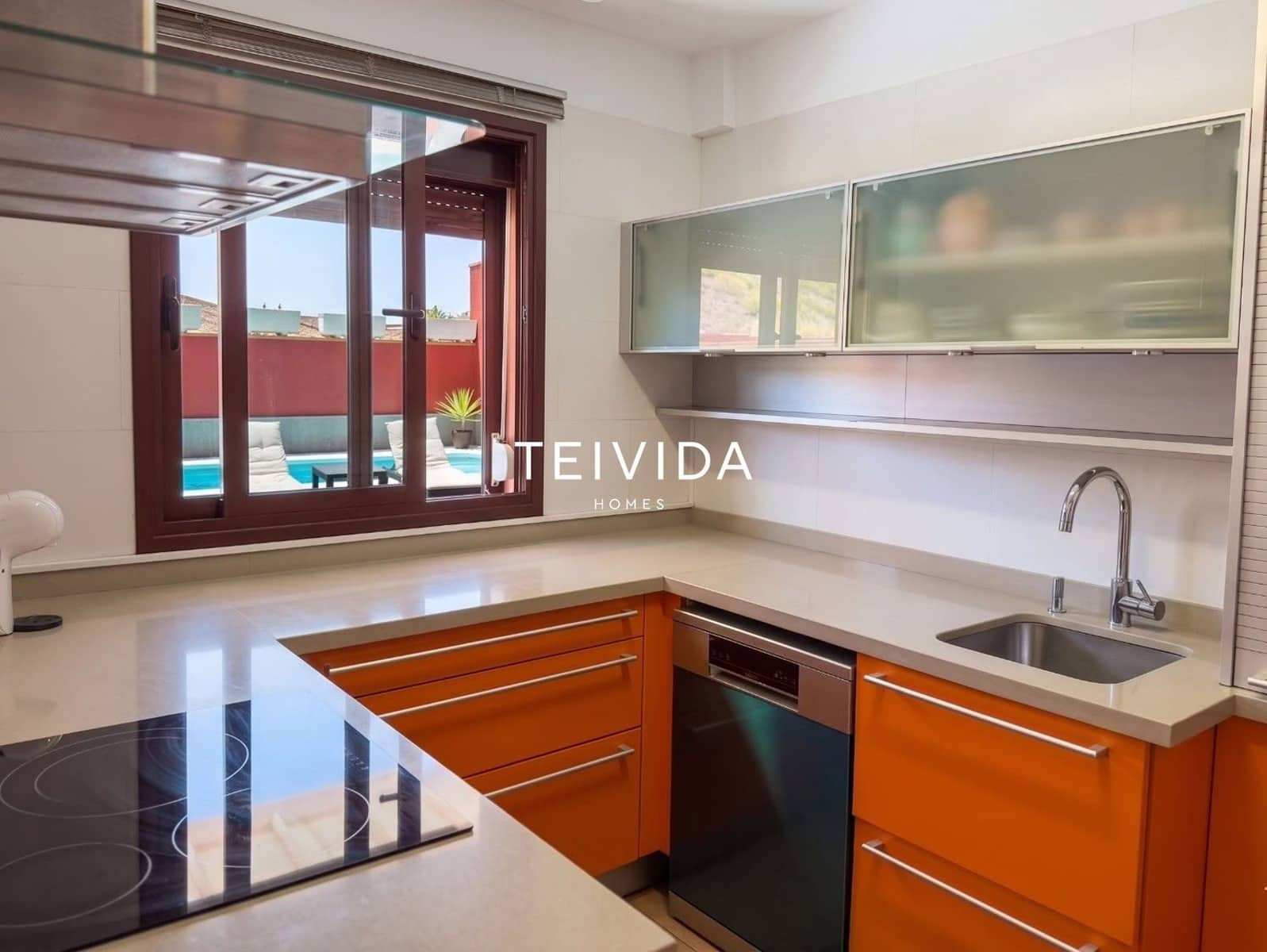 1 sovrum Lägenhet att hyra i El Madronal med pool garage - 2 000 € (Ref: 10042210)