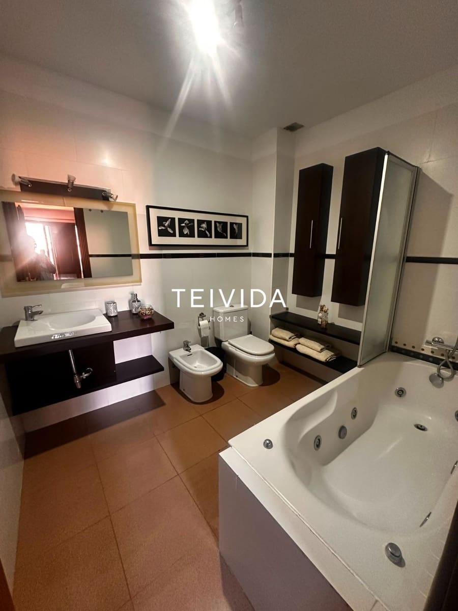 2 sovrum Lägenhet att hyra i El Madronal med garage - 1 200 € (Ref: 10042211)