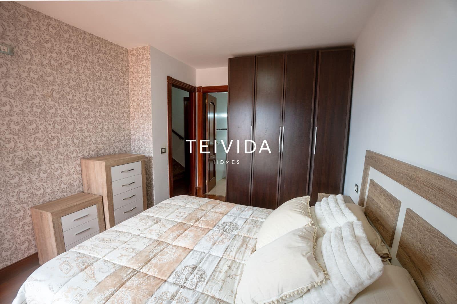 2 sovrum Lägenhet att hyra i El Madronal med garage - 1 200 € (Ref: 10042211)