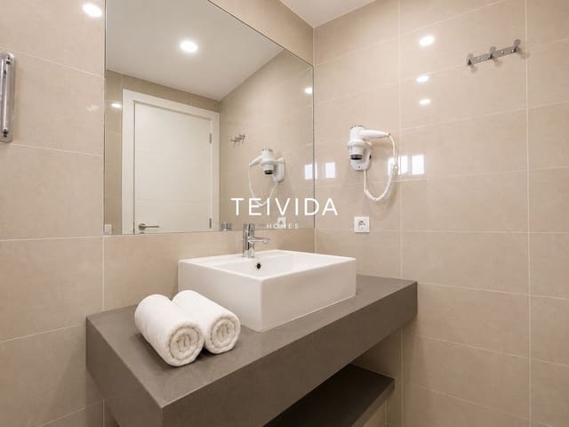 2 chambre Appartement à vendre à Callao Salvaje, Adeje avec piscine - 365 000 € (Ref: 10043600)