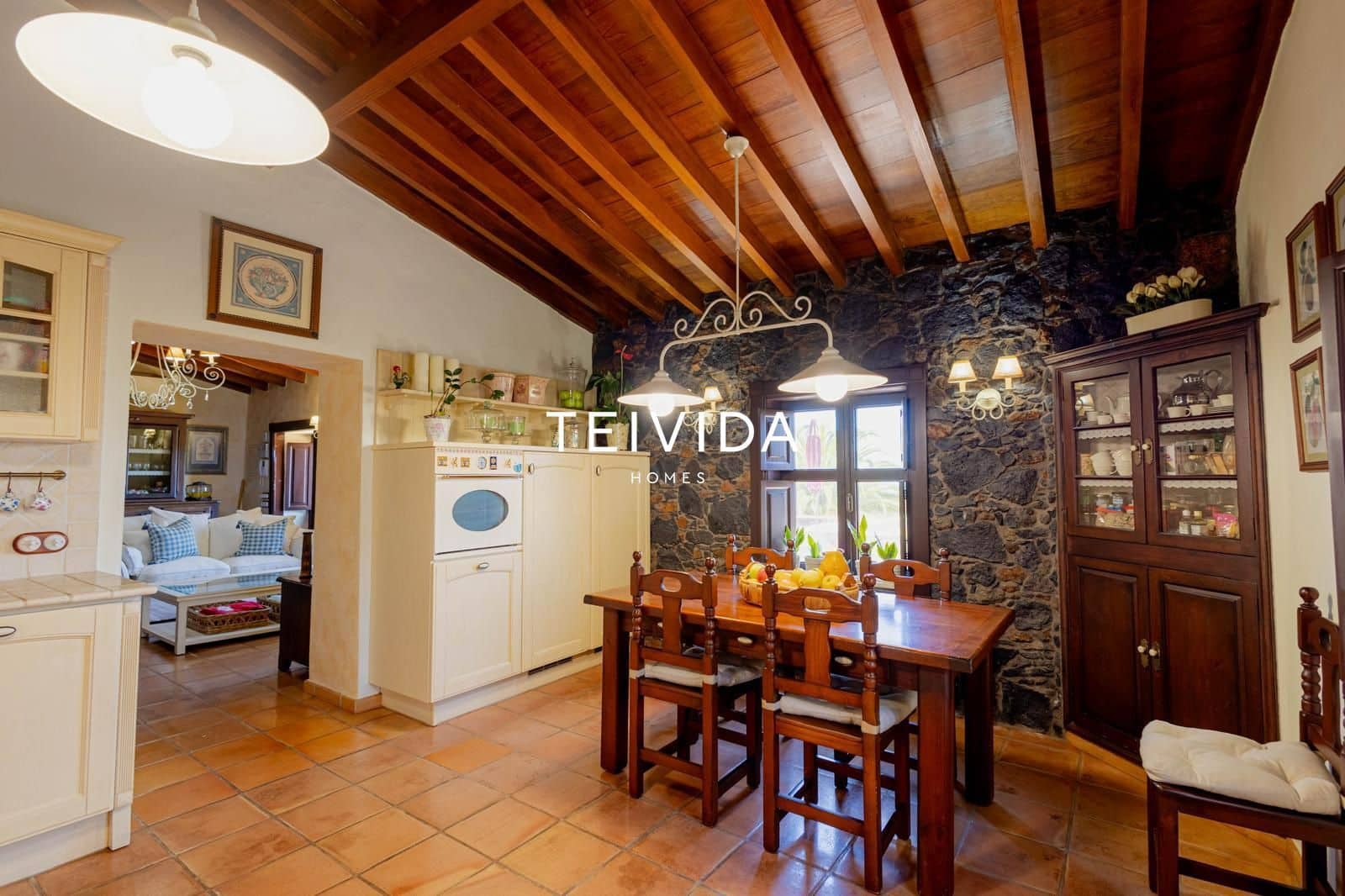 2 Zimmer Villa zu verkaufen in La Esperanza mit Pool Garage - 730.000 € (Ref: 10050443)