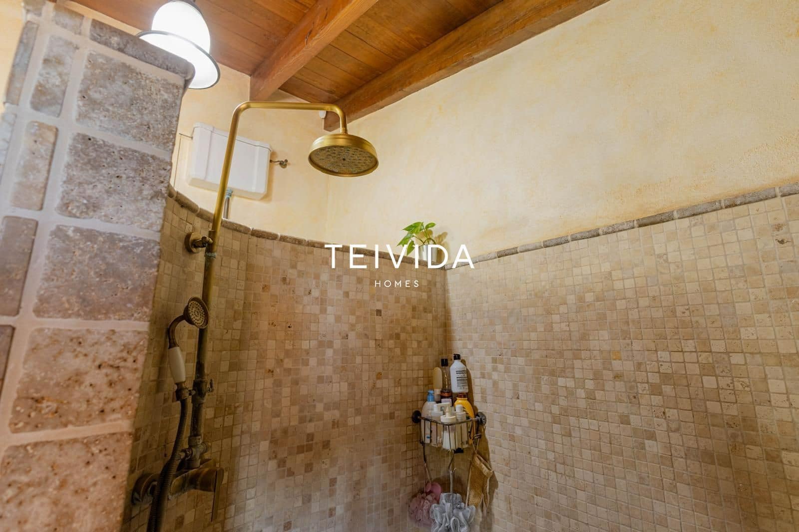 2 Zimmer Villa zu verkaufen in La Esperanza mit Pool Garage - 730.000 € (Ref: 10050443)