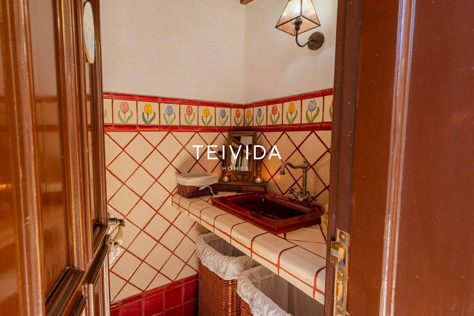 2 Zimmer Villa zu verkaufen in La Esperanza mit Pool Garage - 730.000 € (Ref: 10050443)