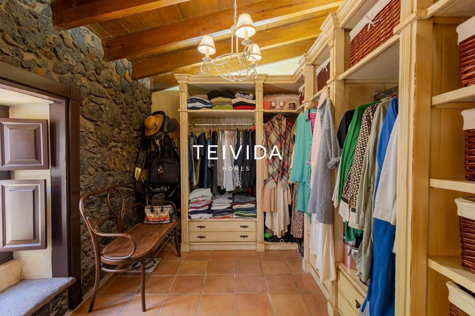 2 Zimmer Villa zu verkaufen in La Esperanza mit Pool Garage - 730.000 € (Ref: 10050443)