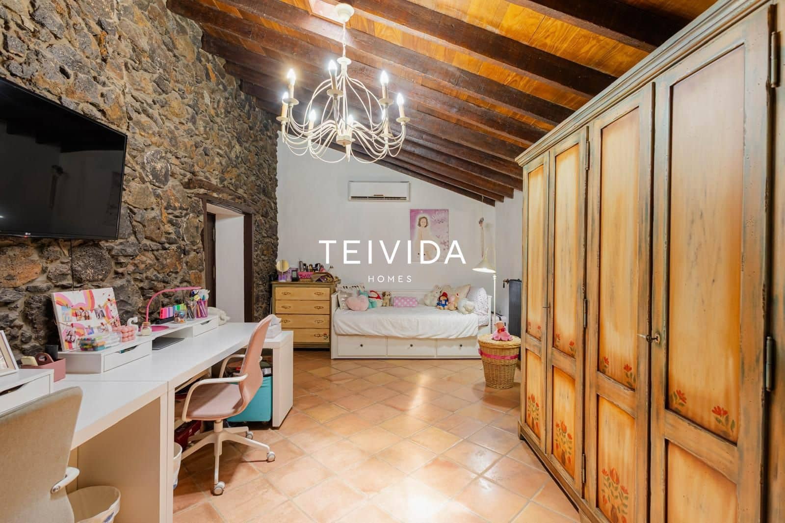 2 Zimmer Villa zu verkaufen in La Esperanza mit Pool Garage - 730.000 € (Ref: 10050443)