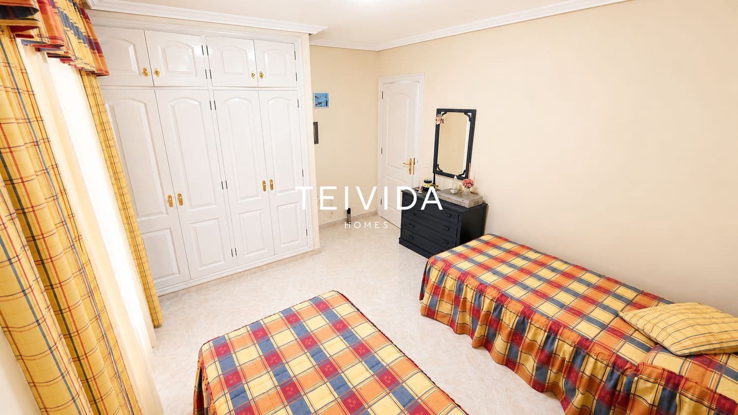 2 soverom Hus til salgs i Costa del Silencio med svømmebasseng garasje - € 441 000 (Ref: 10054431)