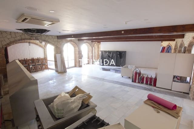 Kommersiell til salgs i Golf del Sur, San Miguel de Abona med garasje - € 270 000 (Ref: 10073338)