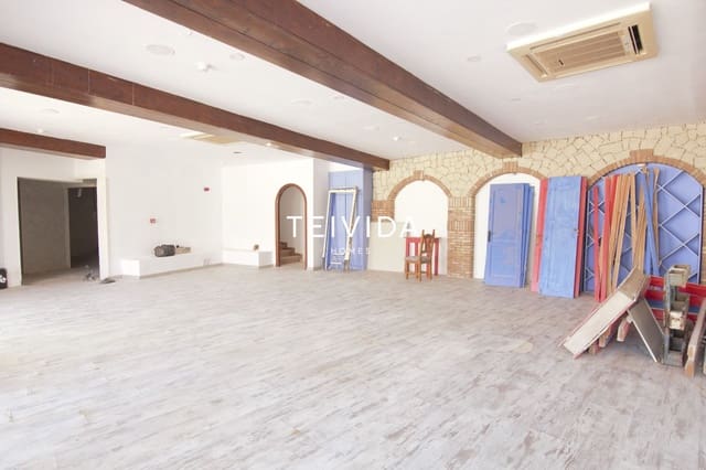 Kommersiell til salgs i Golf del Sur, San Miguel de Abona med garasje - € 270 000 (Ref: 10073338)